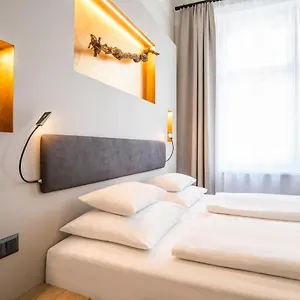 Rathaus - Wein & Design 4* Viena